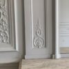 Magnifique cheminée ancienne de style Louis XIII a coquilles et feuillages réalisée en marbre Breche Violette datant de la fin du XIXème siècle