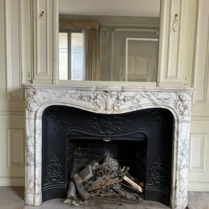 cheminée ancienne de style Louis XV