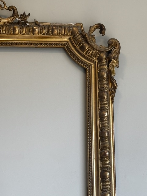 Belle glace sculptée de cheminée doré à la feuille d’or de style Louis XV datant de la fin XIXème – Image 4